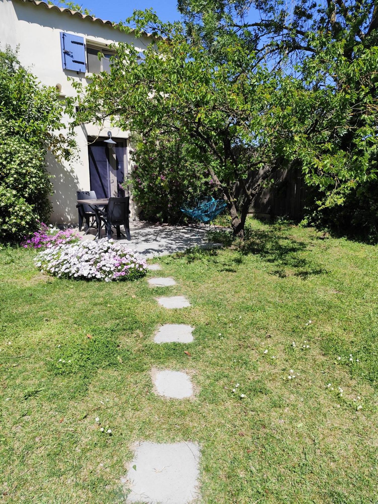 Gîte de charme Arles Extérieur photo